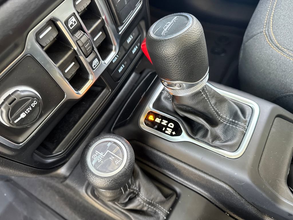 Used 2025 Jeep Gladiator Sport AWD/4WD image 15