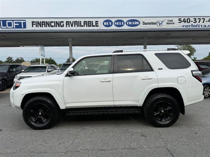 Used 2019 Toyota 4Runner SR5 AWD/4WD image 9