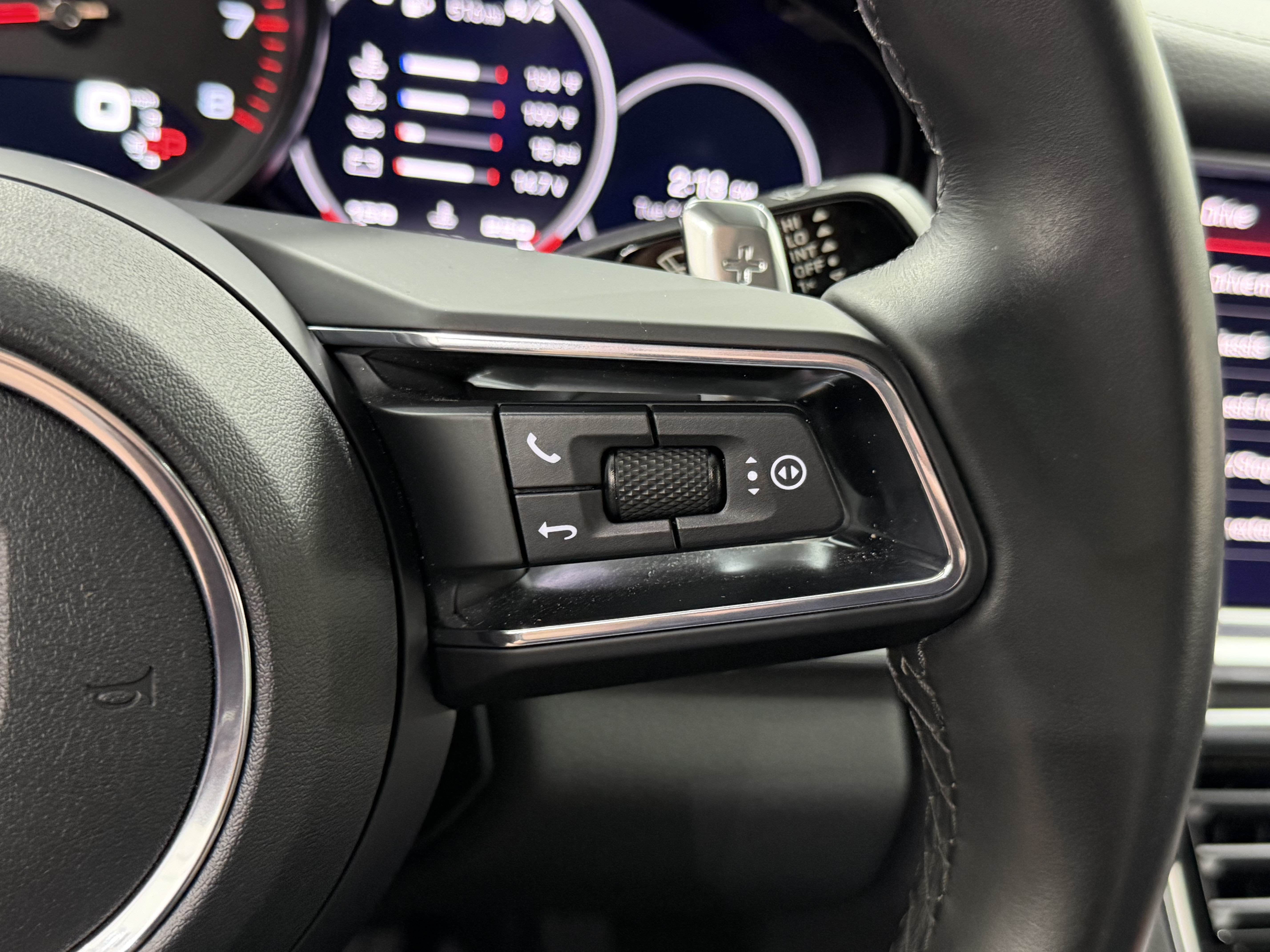 Certified 2023 Porsche Panamera 4 Platinum Edition AWD/4WD image 51