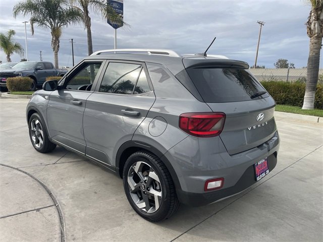 Used 2023 Hyundai Venue SEL image 6
