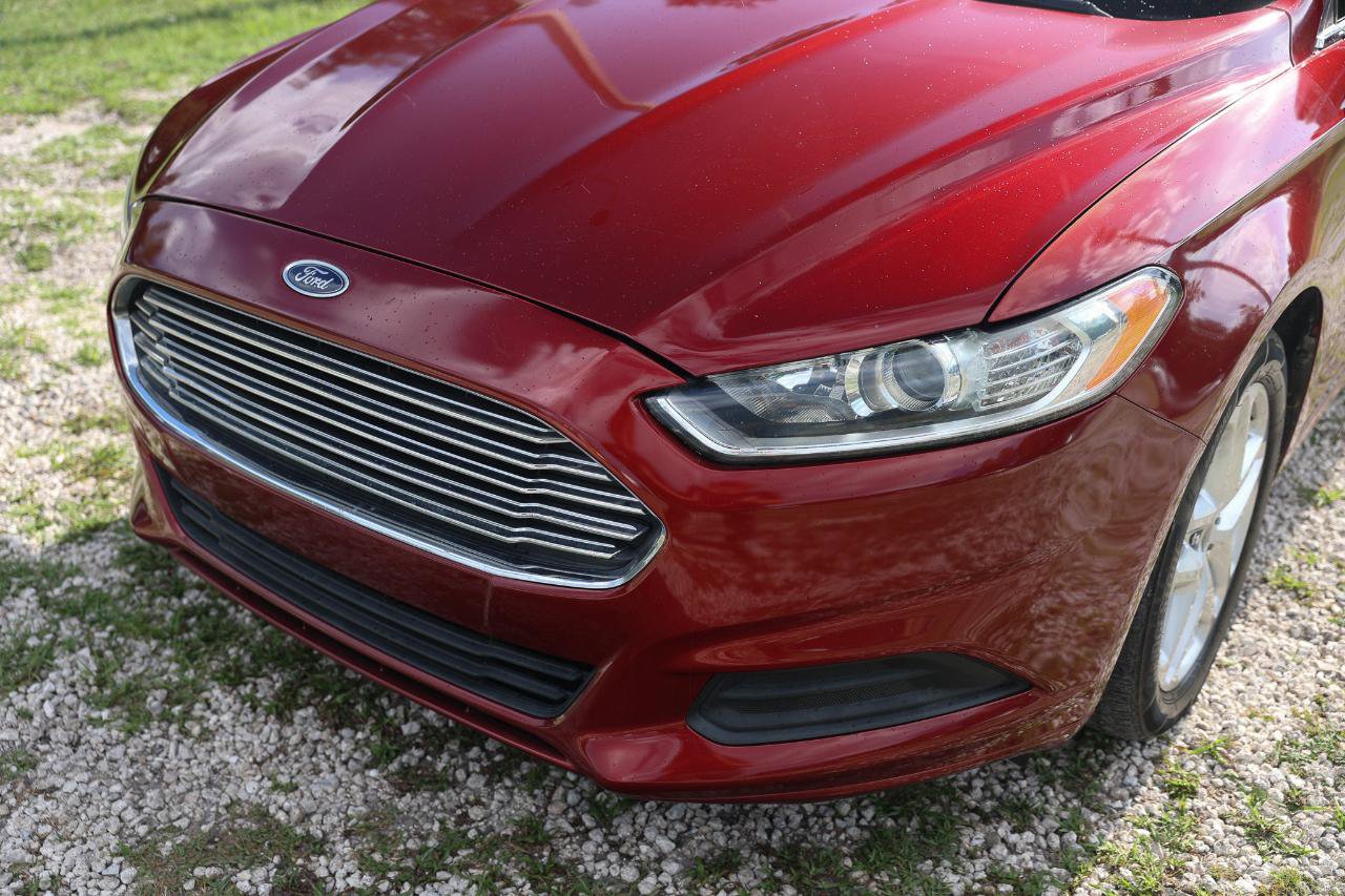 Used 2016 Ford Fusion SE FWD image 24