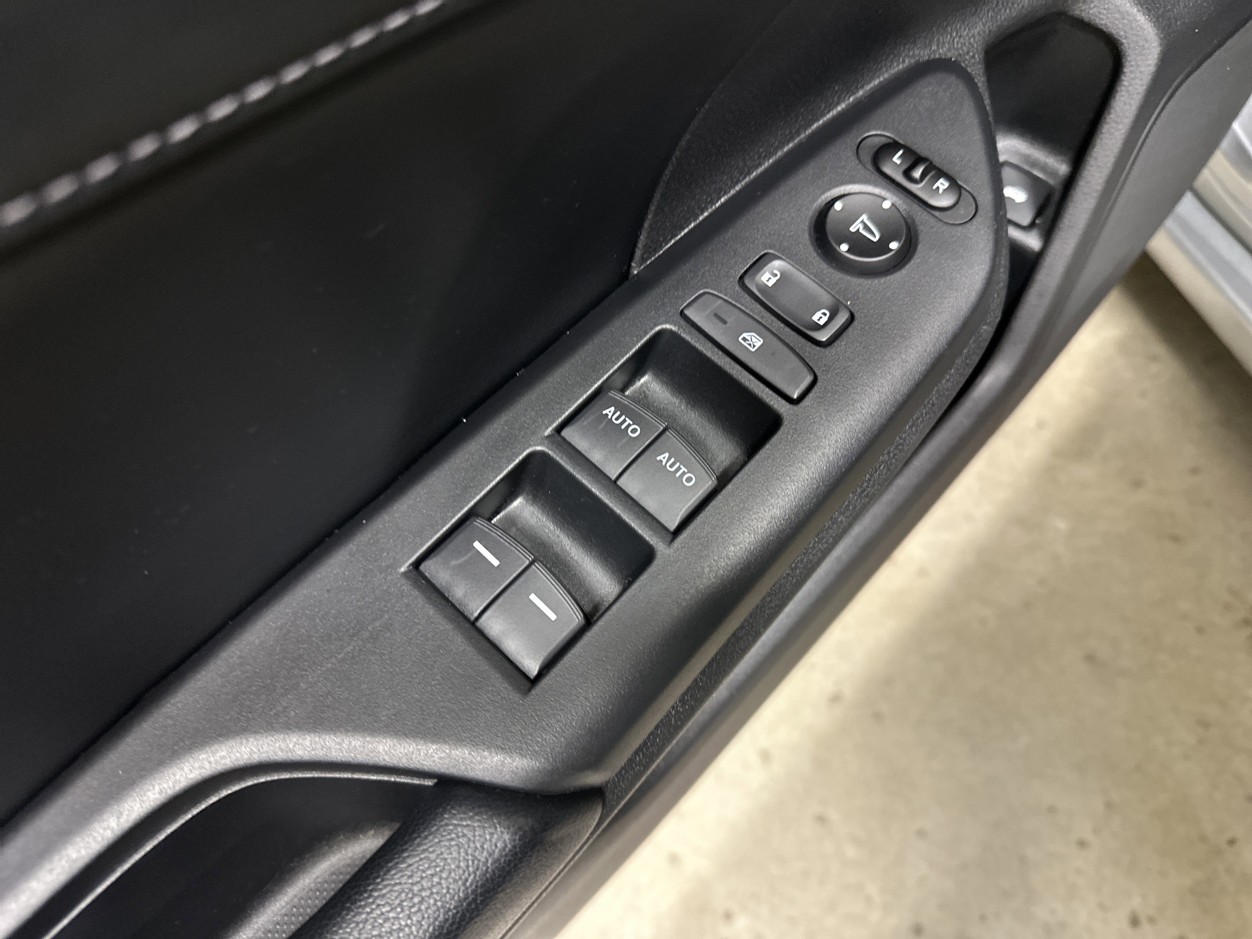 Used 2019 Honda Insight Touring image 15