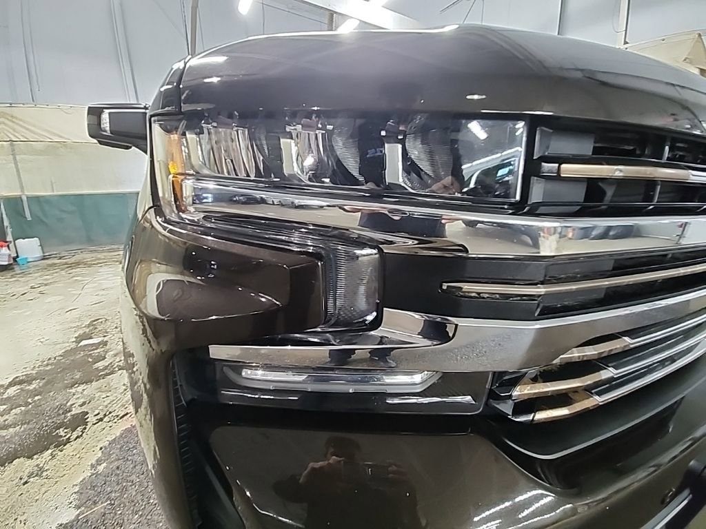 Used 2019 Chevrolet Silverado 1500 High Country w/ Technology Package image 19