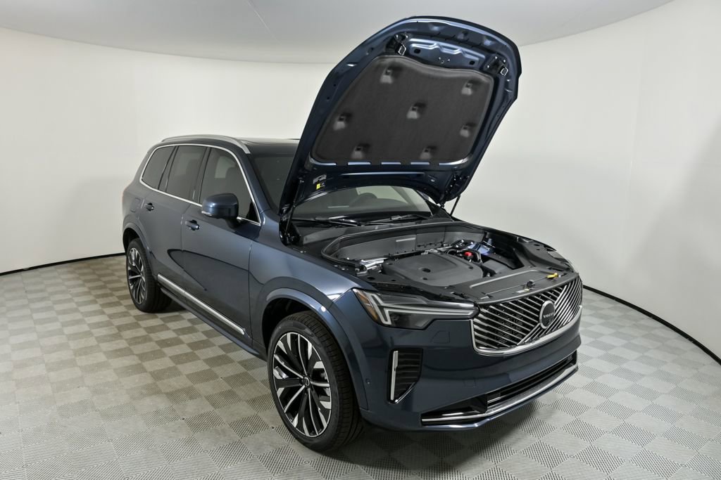 Used 2026 Volvo XC90 B6 Plus w/ Protection Package Premier image 37