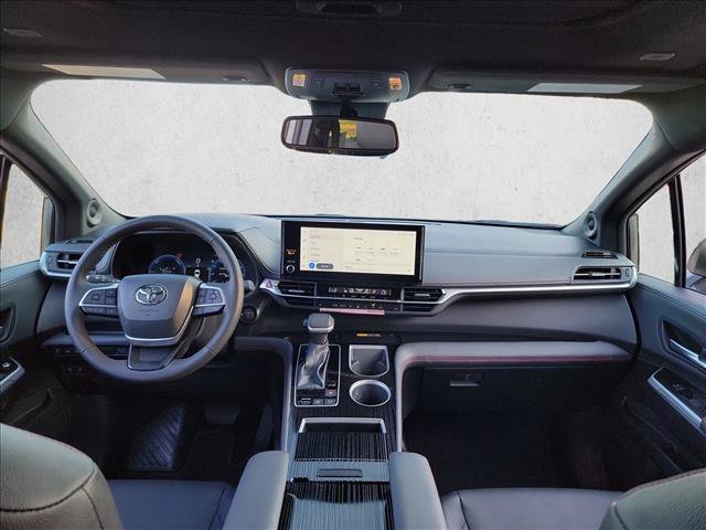 Used 2026 Toyota Sienna XSE FWD image 18