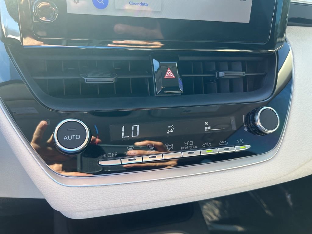 Used 2025 Toyota Corolla LE image 35
