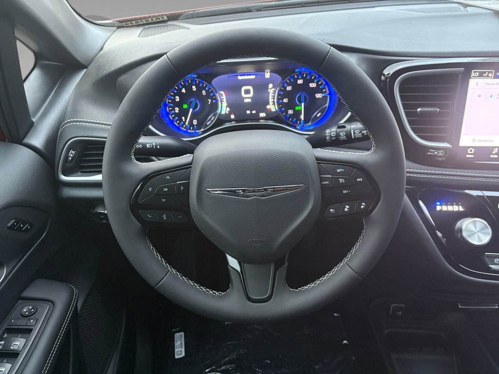 New 2026 Chrysler Pacifica Select image 15