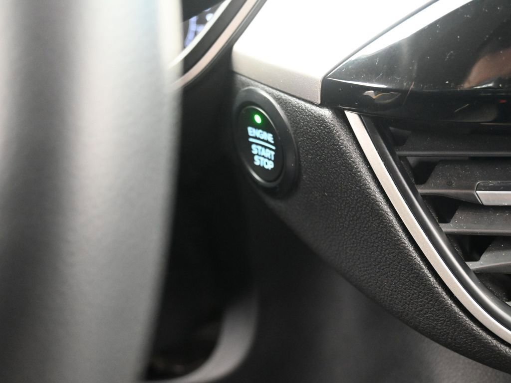 Used 2020 Ford Escape SE image 21