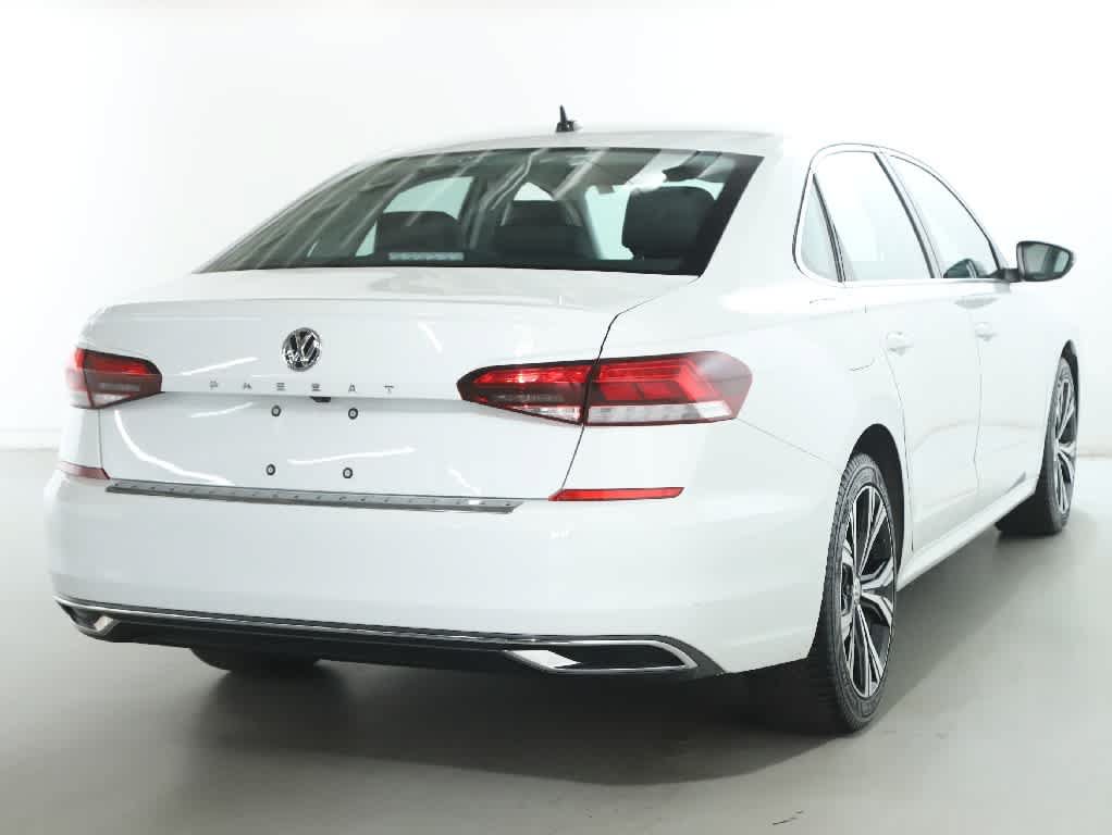 Certified 2022 Volkswagen Passat 2.0T SE FWD image 46