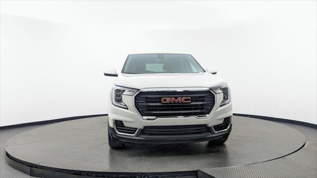 Used 2024 GMC Terrain SLE FWD image 12