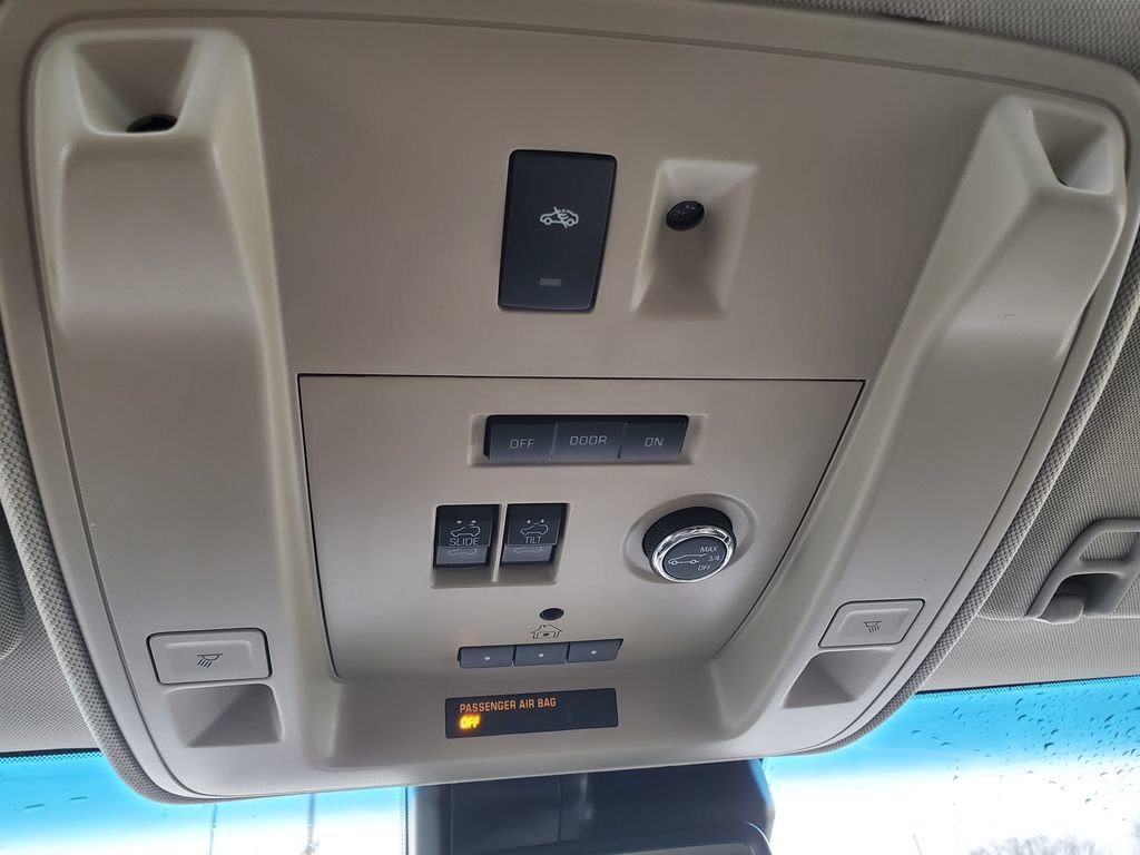 Used 2016 Chevrolet Suburban LTZ image 27