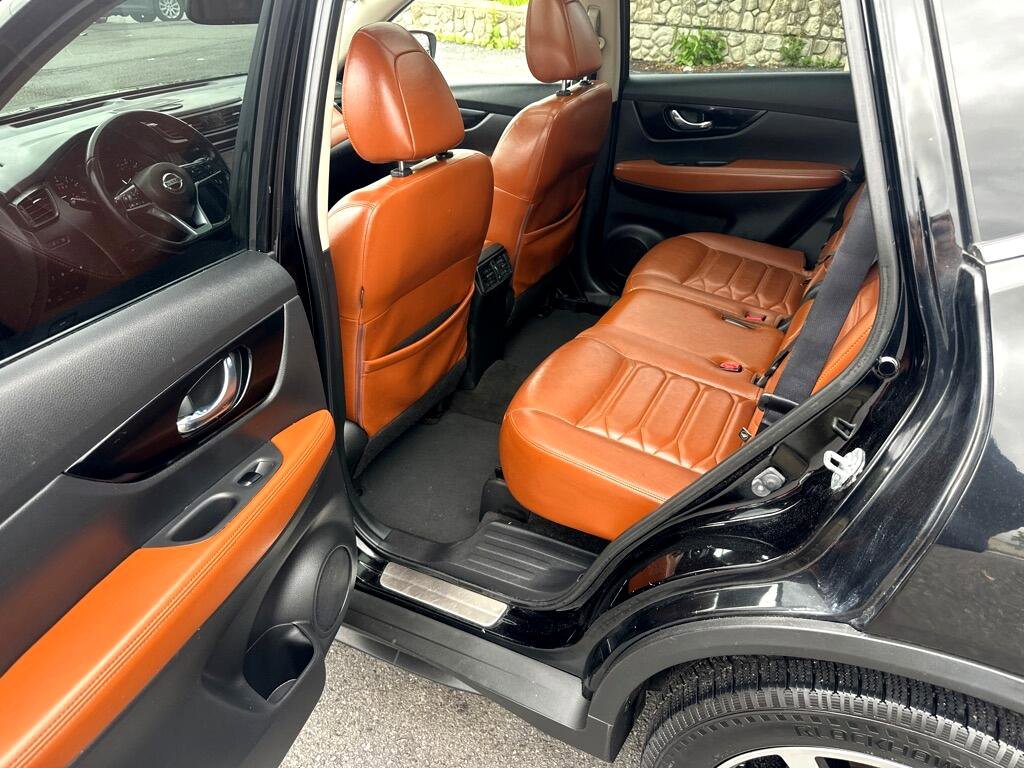 Used 2018 Nissan Rogue SL w/ Premium Package image 33