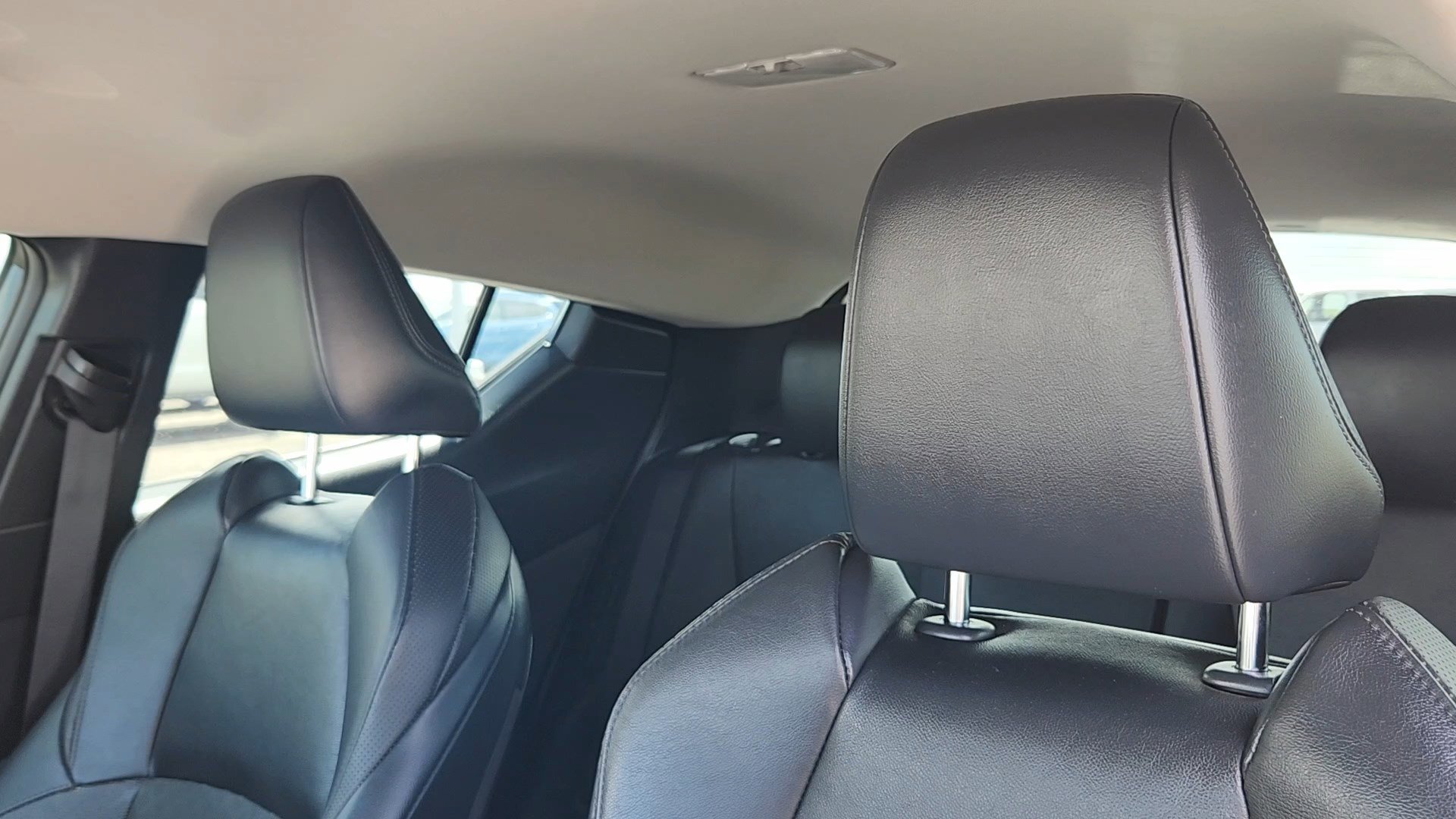 Used 2020 Toyota C-HR Limited FWD image 10