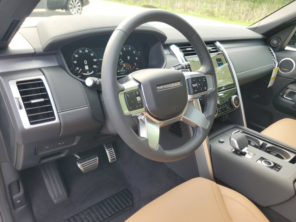 New 2026 Land Rover Discovery Dynamic SE AWD/4WD image 14