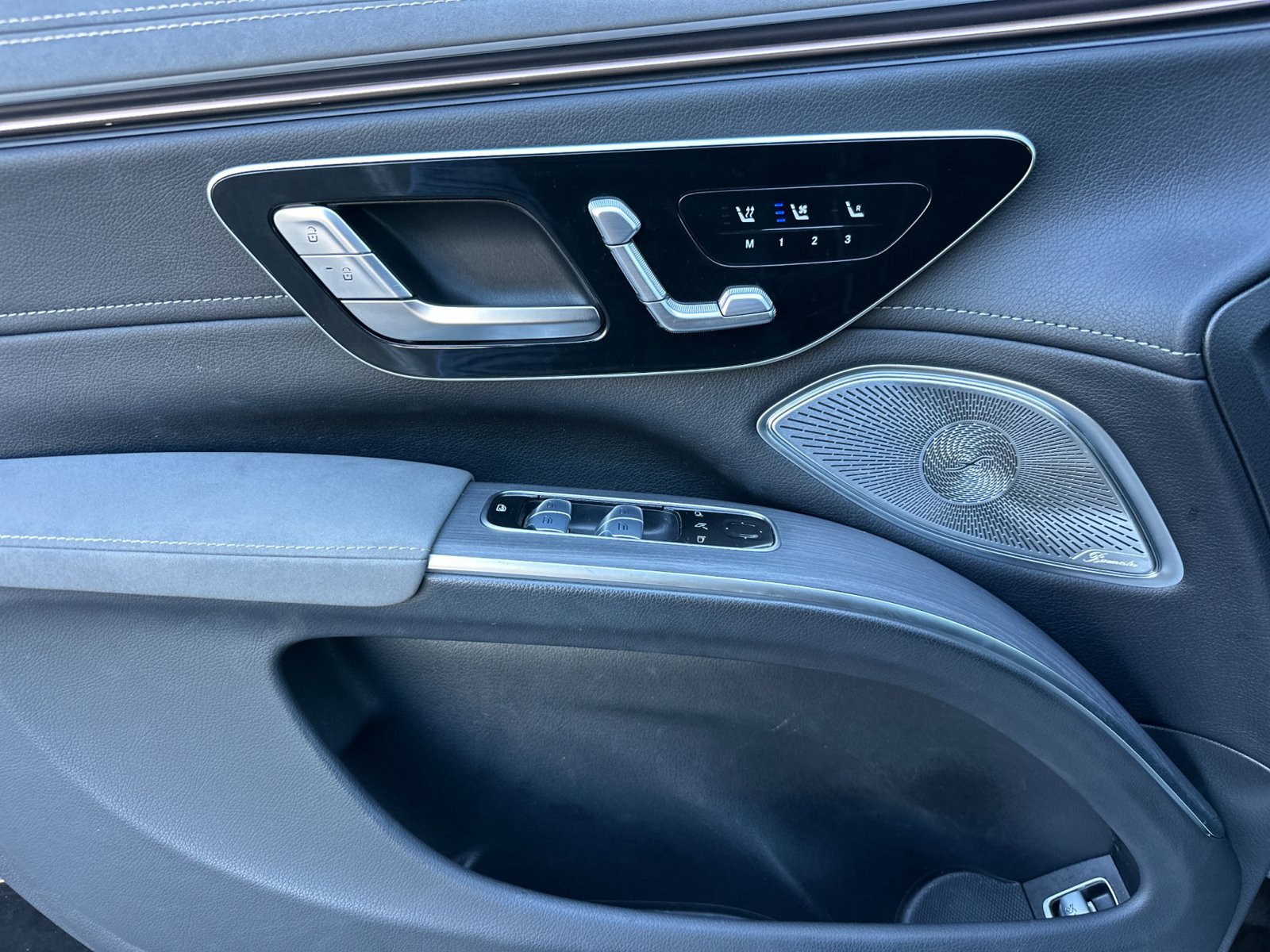 Used 2024 Mercedes-Benz EQS 450+ SUV image 12