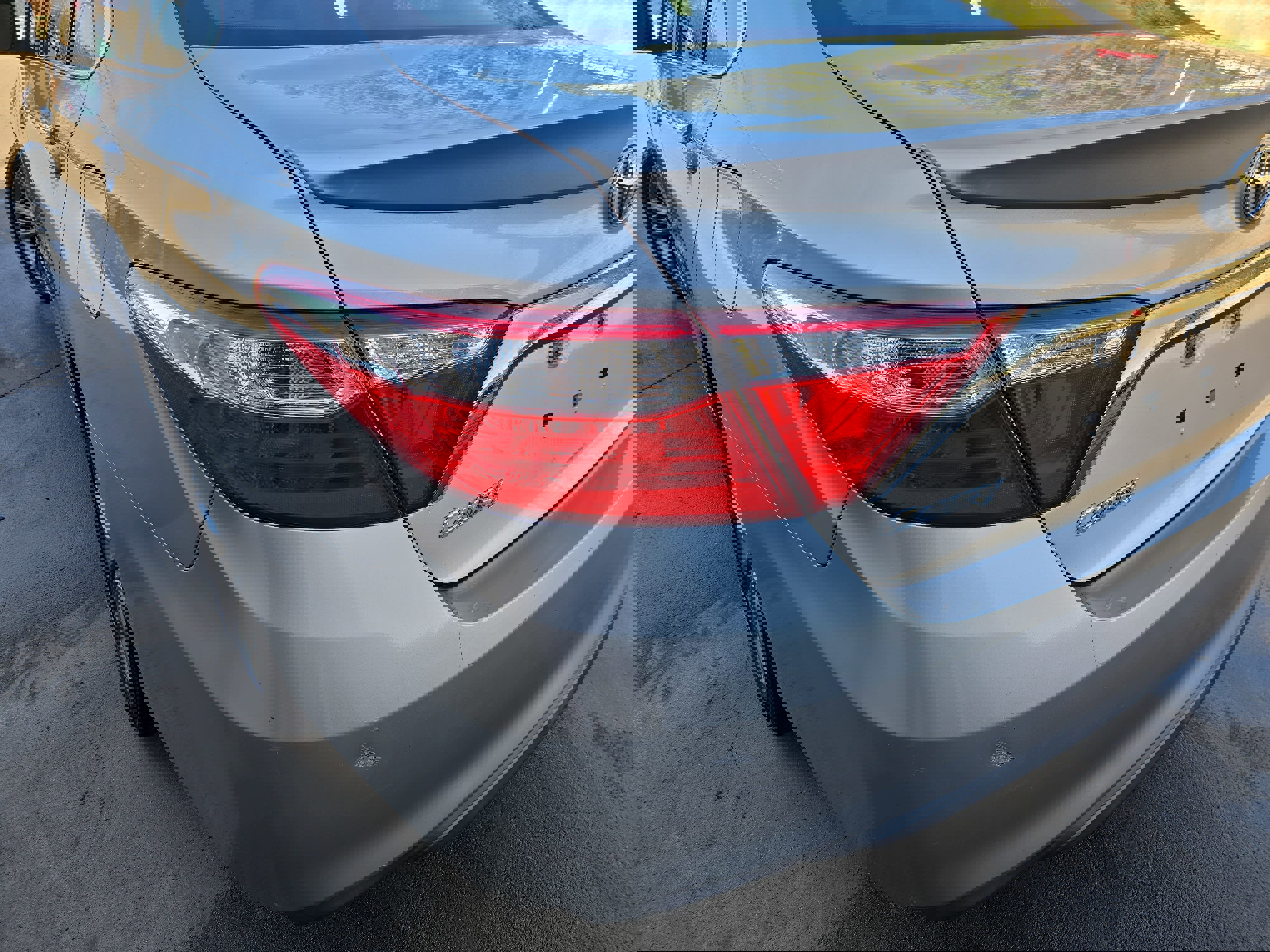 Used 2015 Toyota Camry SE w/ Moonroof Package image 34