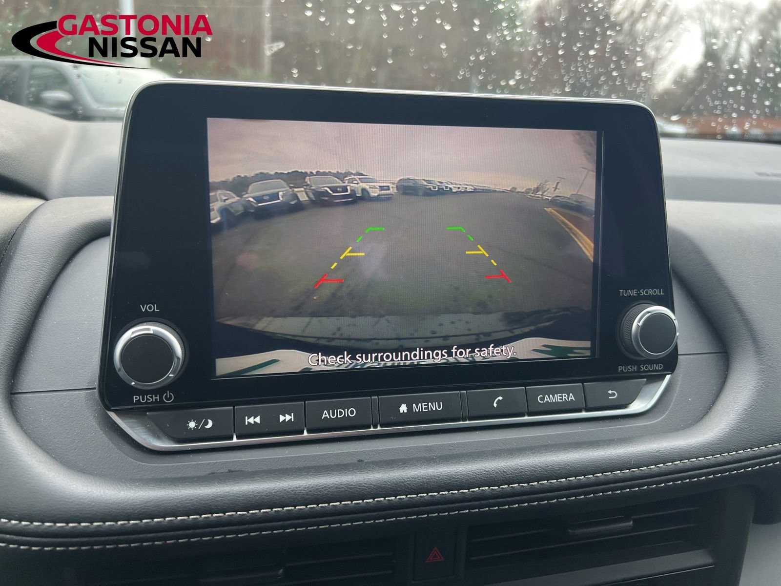 Used 2024 Nissan Rogue S image 47