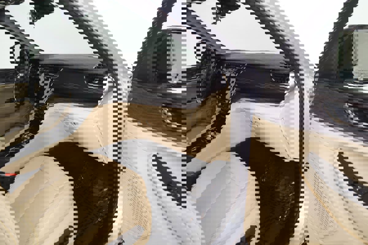 Used 2024 Jeep Grand Cherokee Limited w/ Luxury Tech Group II image 44