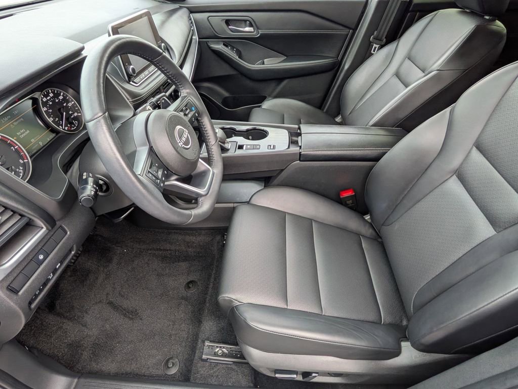 Used 2024 Nissan Rogue SV w/ SV Premium Package image 11