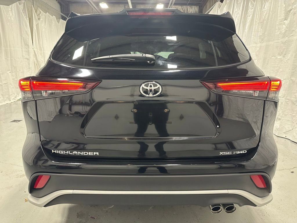 Used 2025 Toyota Highlander XSE image 6
