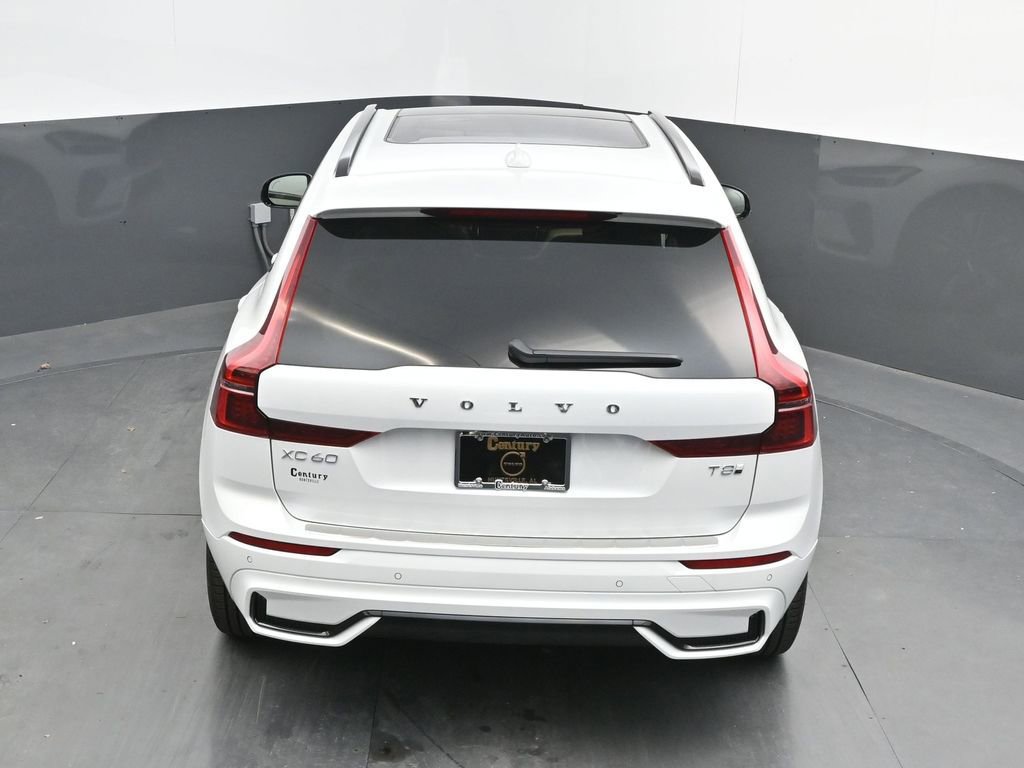 New 2026 Volvo XC60 T8 Core w/ Climate Package image 27