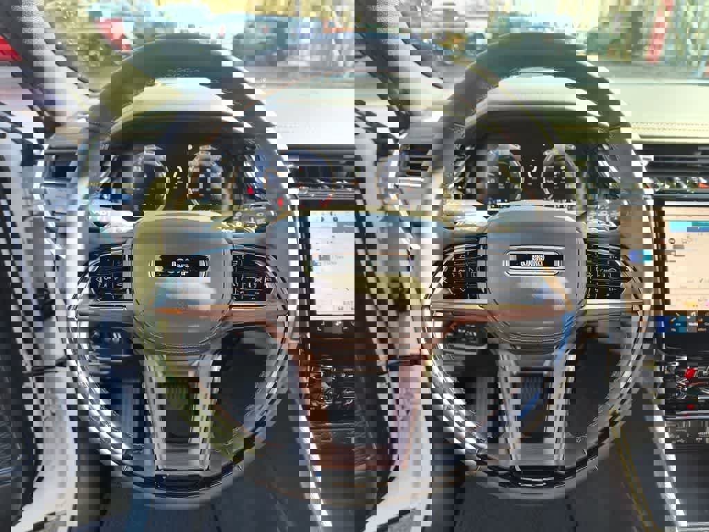 New 2025 Jeep Grand Cherokee L Summit w/ Obsidian Package image 14