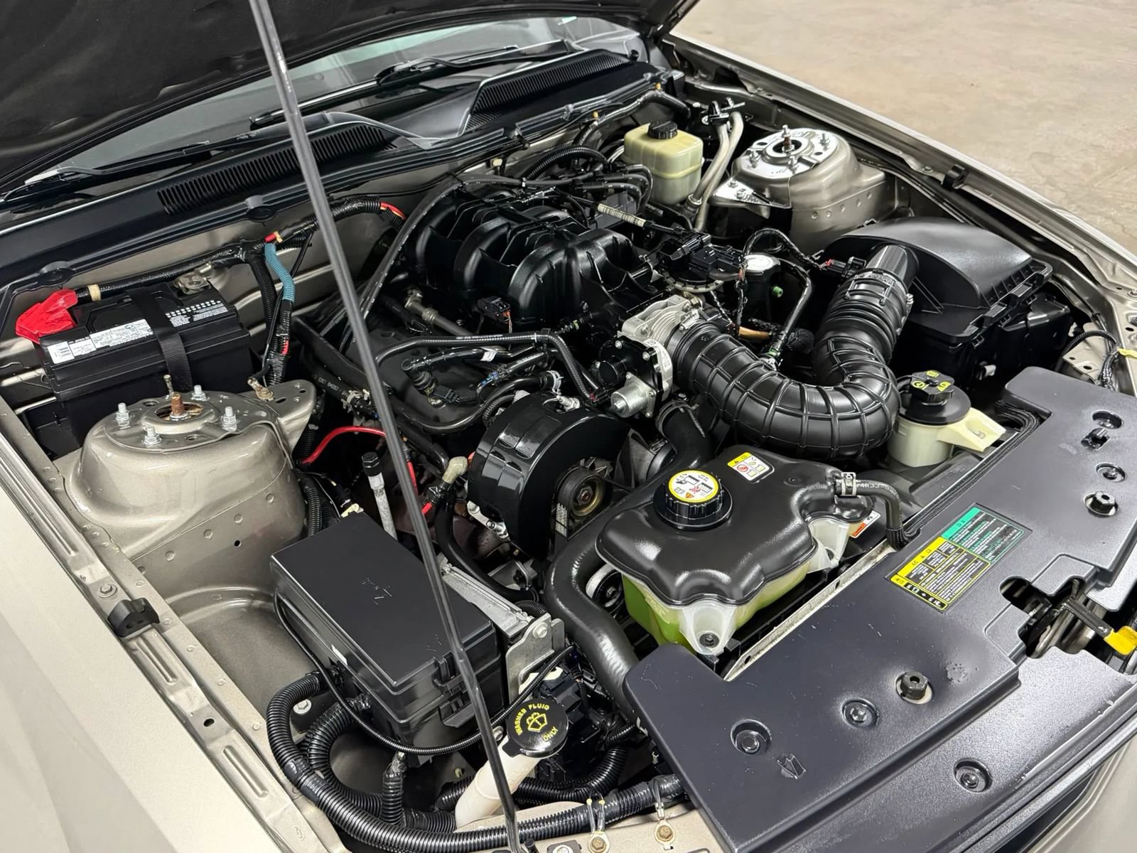 Used 2005 Ford Mustang Premium RWD image 14