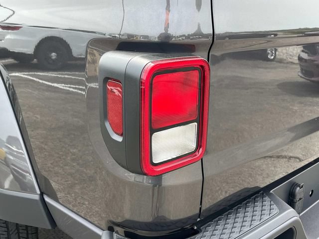 New 2025 Jeep Gladiator Sport AWD/4WD image 32