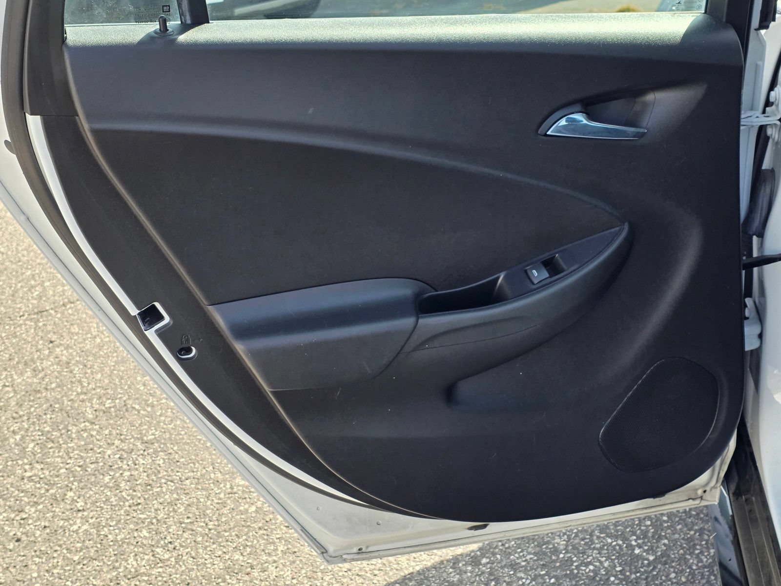 Used 2017 Chevrolet Volt LT w/ Comfort Package FWD image 10
