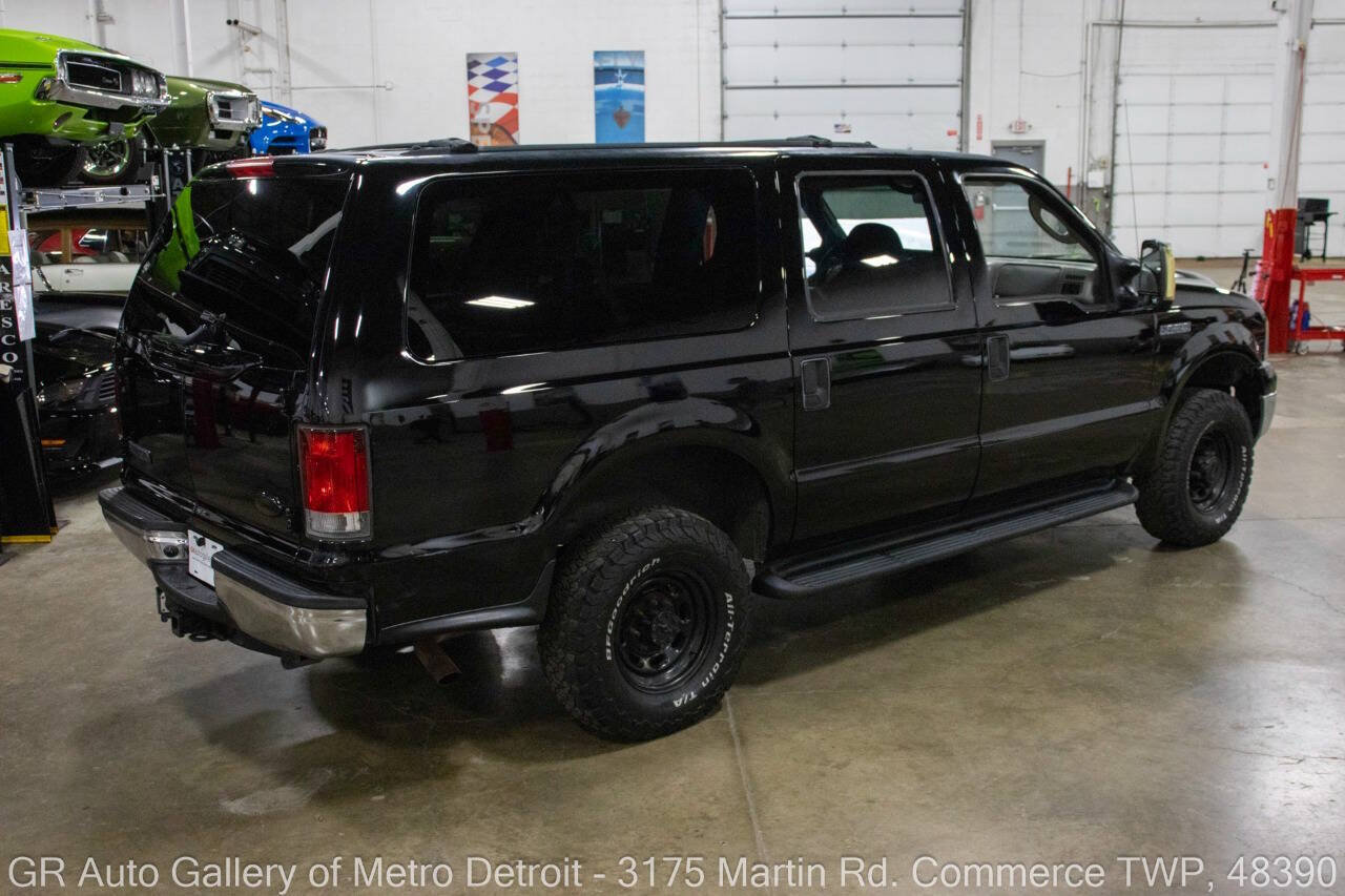 Used 2005 Ford Excursion XLT AWD/4WD image 7