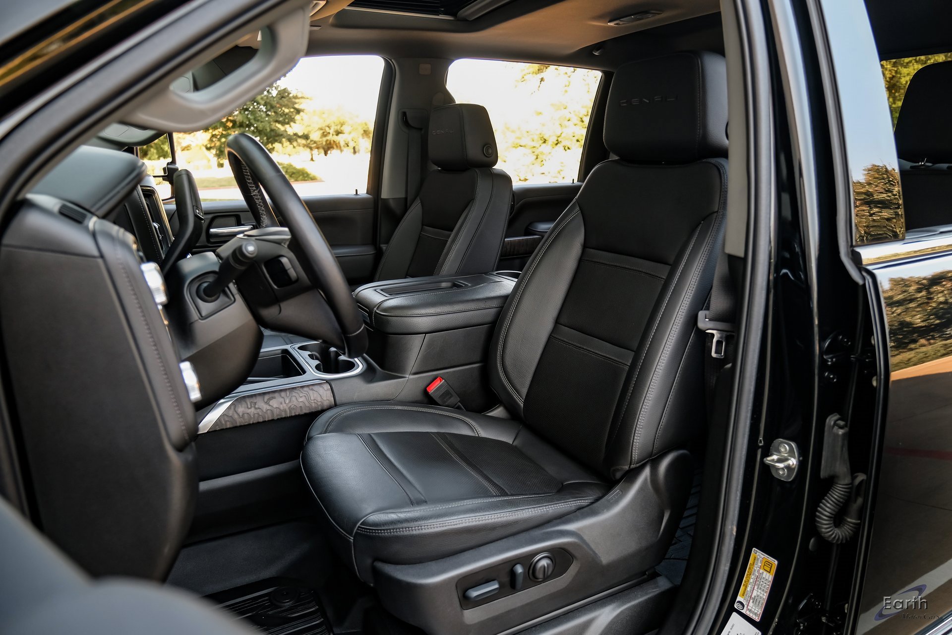 Used 2022 GMC Sierra 3500 Denali w/ Technology Package image 36