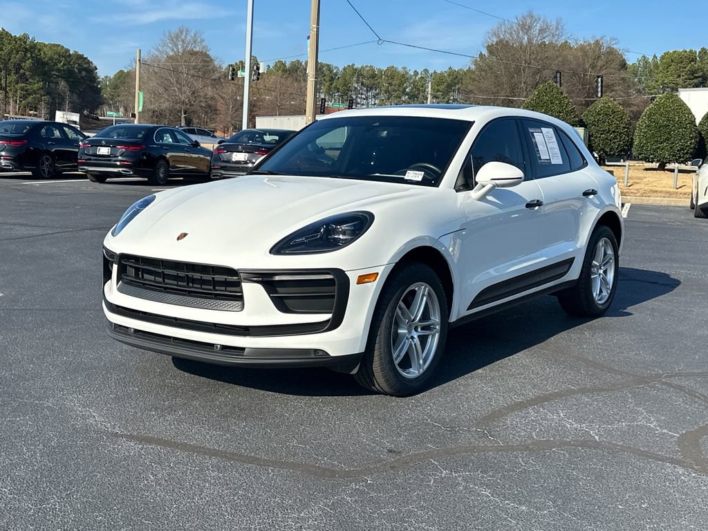 Used 2022 Porsche Macan Base image 3