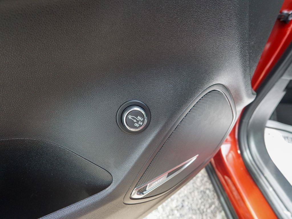 Used 2022 Buick Envision Essence w/ Technology Package II FWD image 19