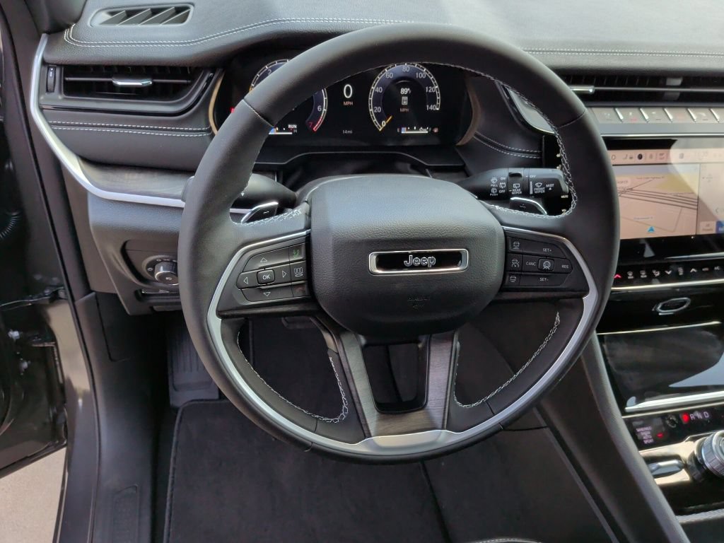 New 2026 Jeep Grand Cherokee Limited AWD/4WD image 17