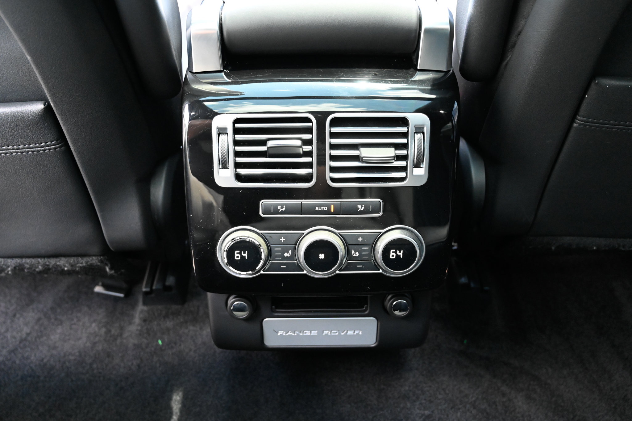 Used 2017 Land Rover Range Rover Supercharged AWD/4WD image 41
