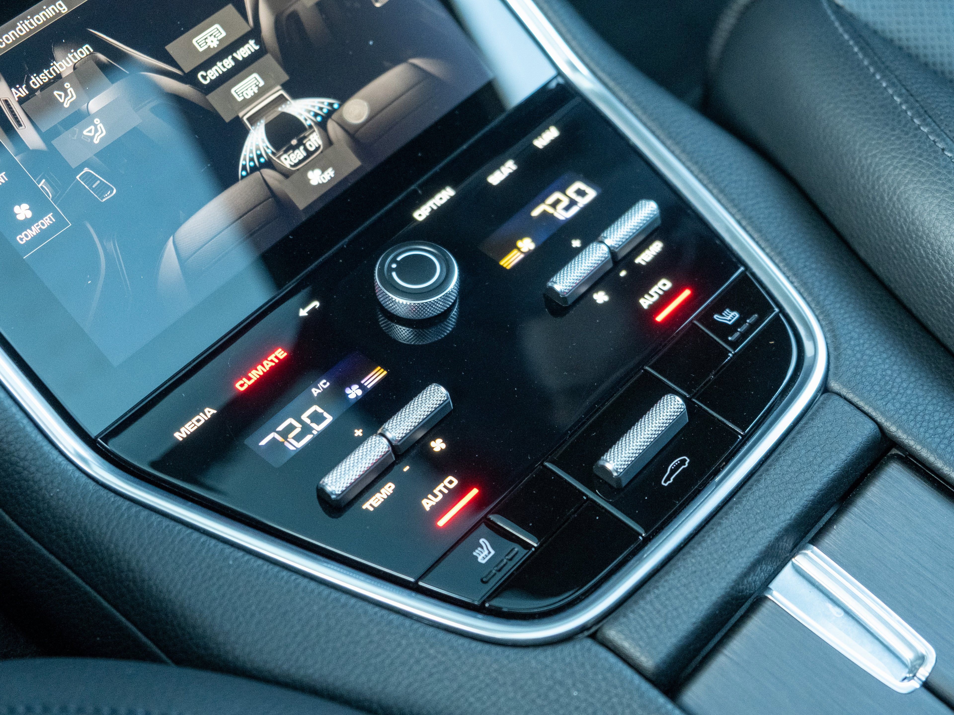Certified 2023 Porsche Panamera 4 Platinum Edition AWD/4WD image 38