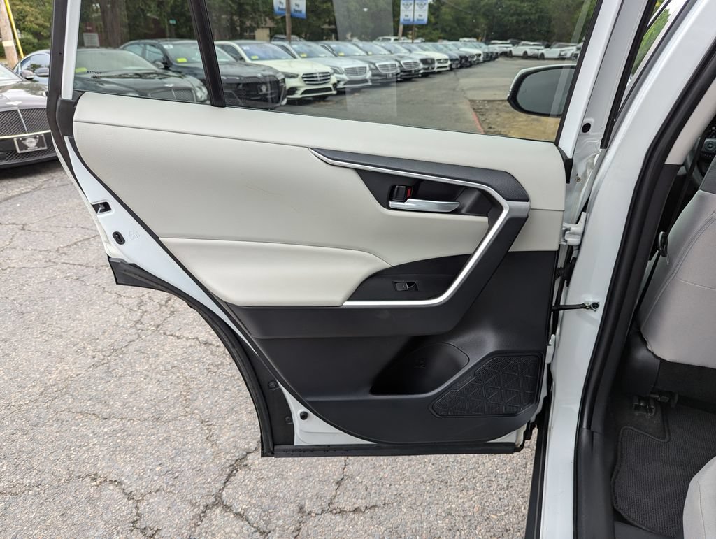 Used 2023 Toyota RAV4 XLE AWD/4WD image 36
