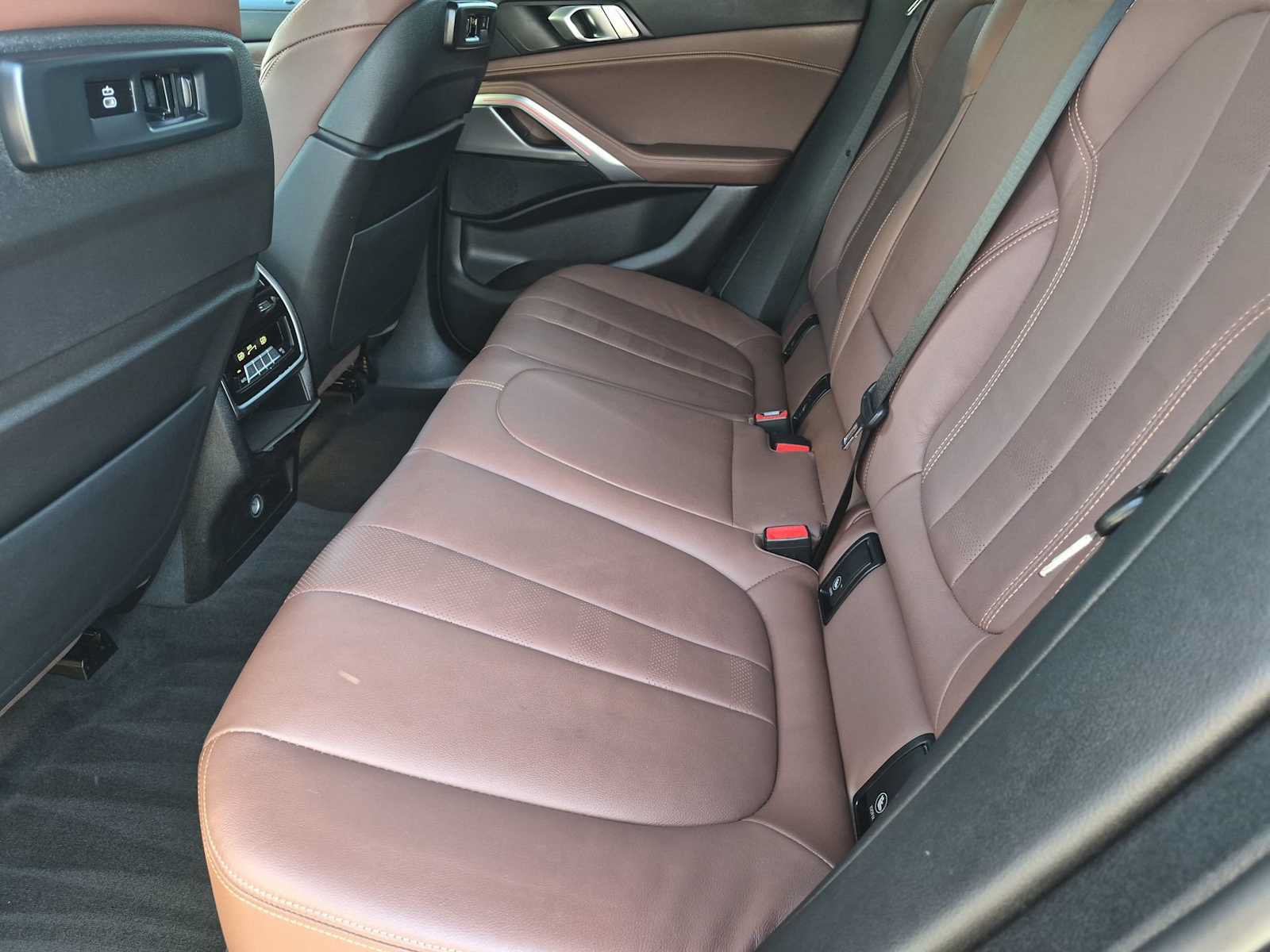 Used 2022 BMW X6 xDrive40i w/ M Sport Package AWD/4WD image 20