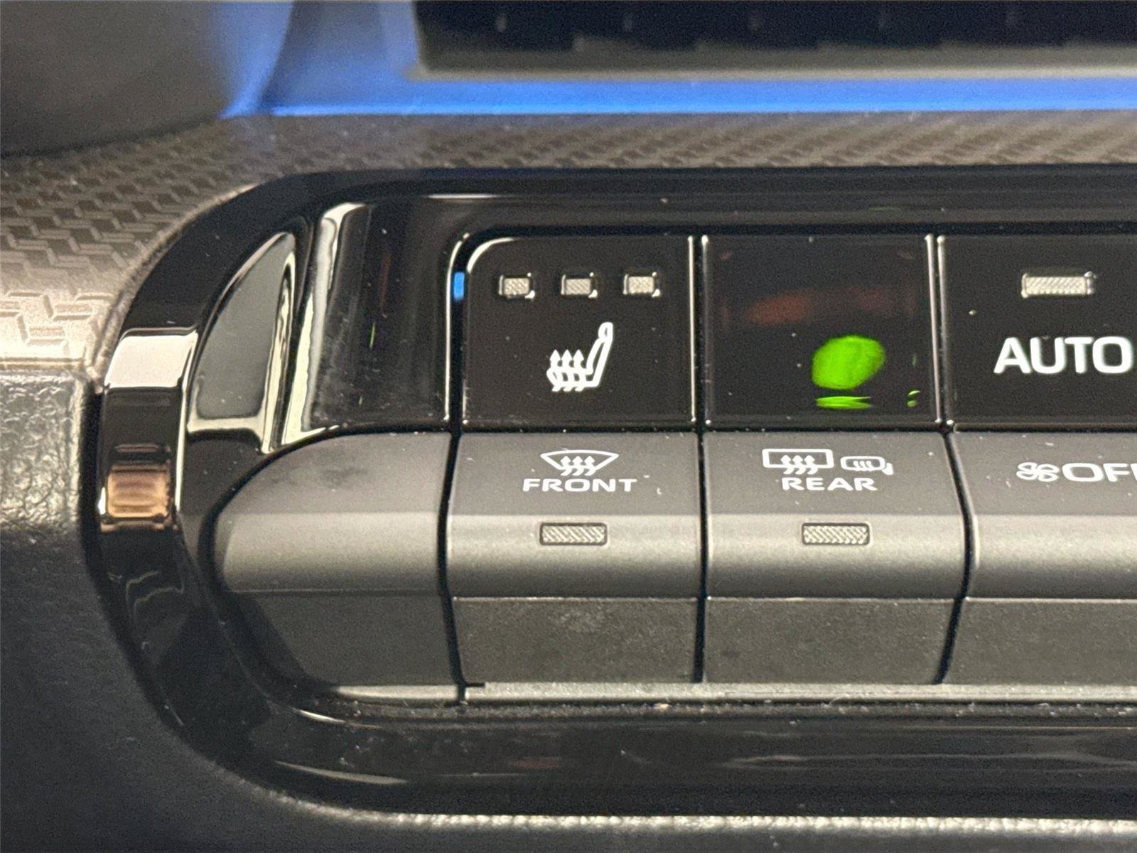 Certified 2025 Toyota Prius XLE FWD image 8
