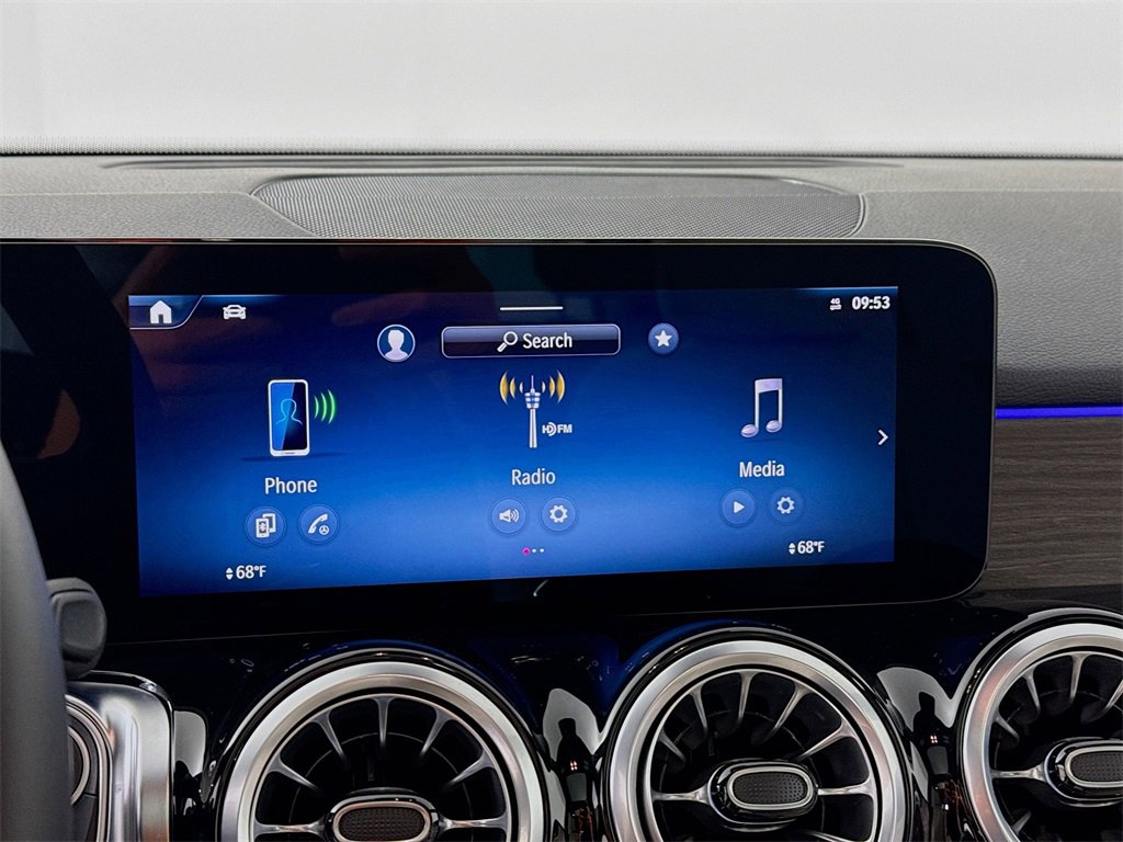 Used 2025 Mercedes-Benz GLB 250 4MATIC image 15