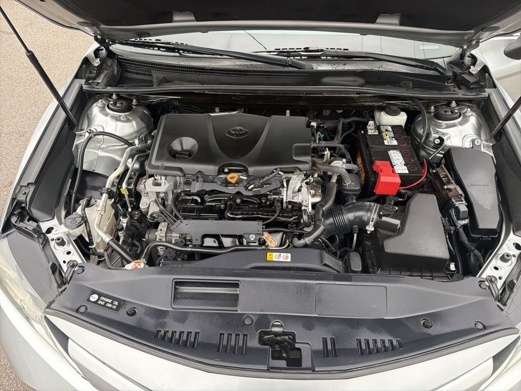 Used 2019 Toyota Camry LE image 10