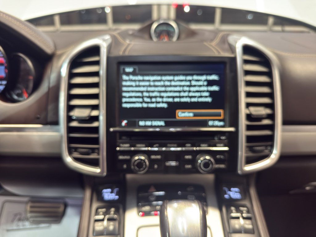 Used 2016 Porsche Cayenne Turbo AWD/4WD image 20