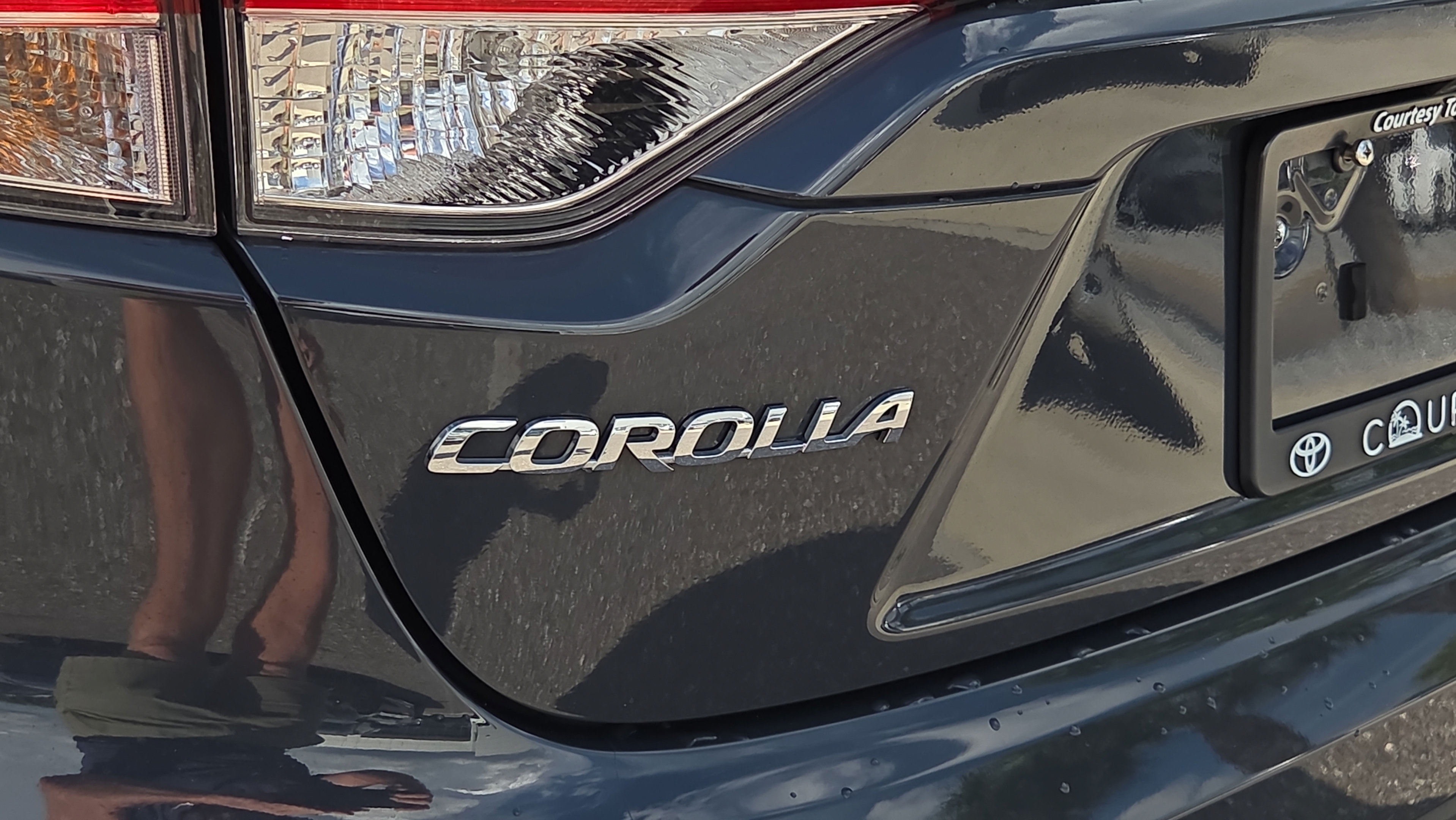 Used 2025 Toyota Corolla LE FWD image 10