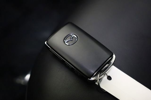 Used 2020 MAZDA CX-5 Touring FWD image 33