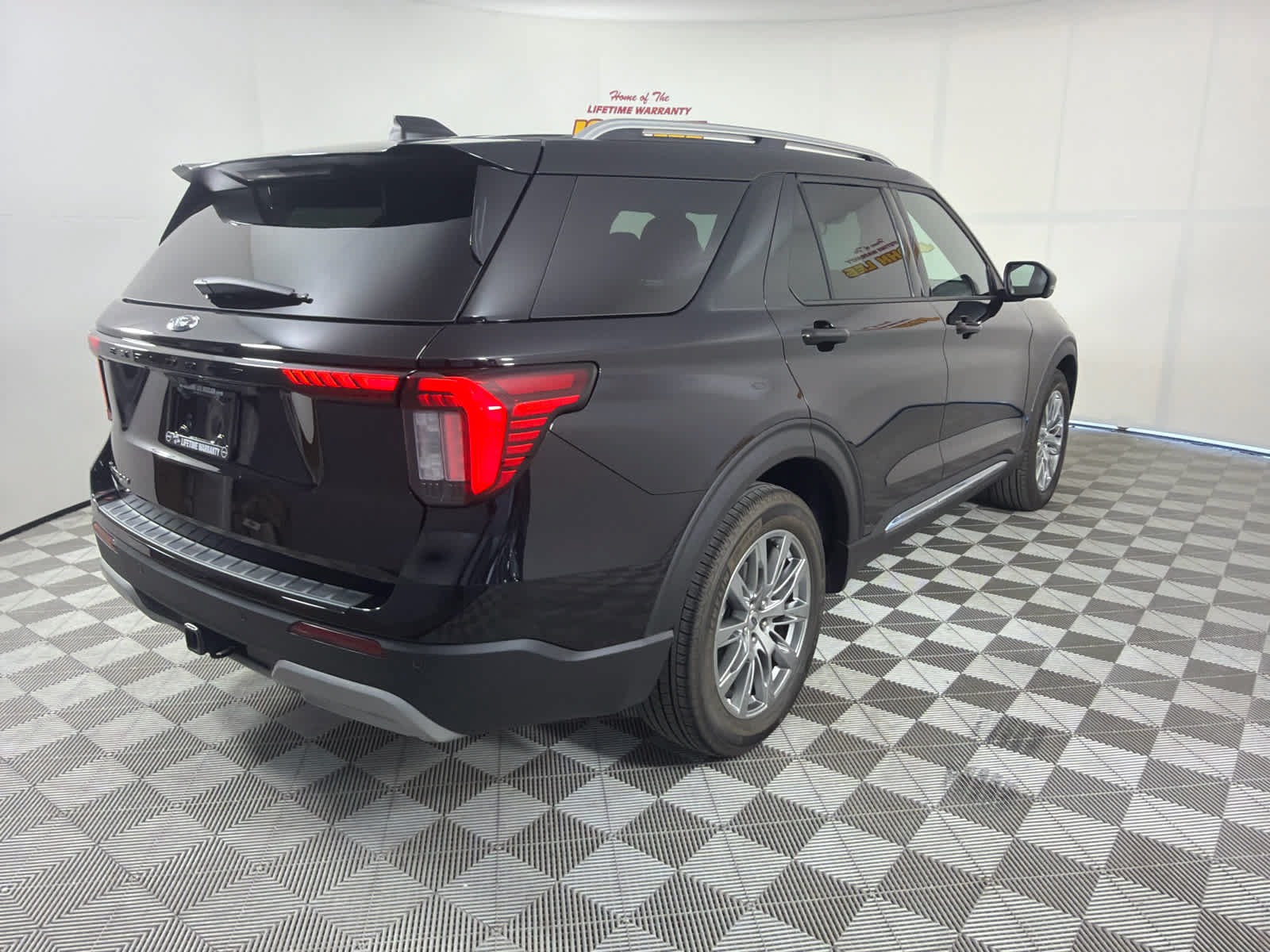 Used 2026 Ford Explorer Platinum RWD image 6