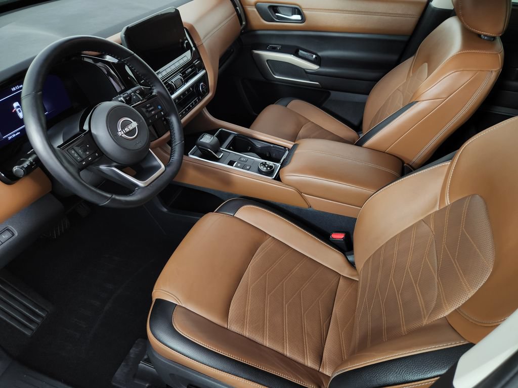 Used 2023 Nissan Pathfinder Platinum AWD/4WD image 12