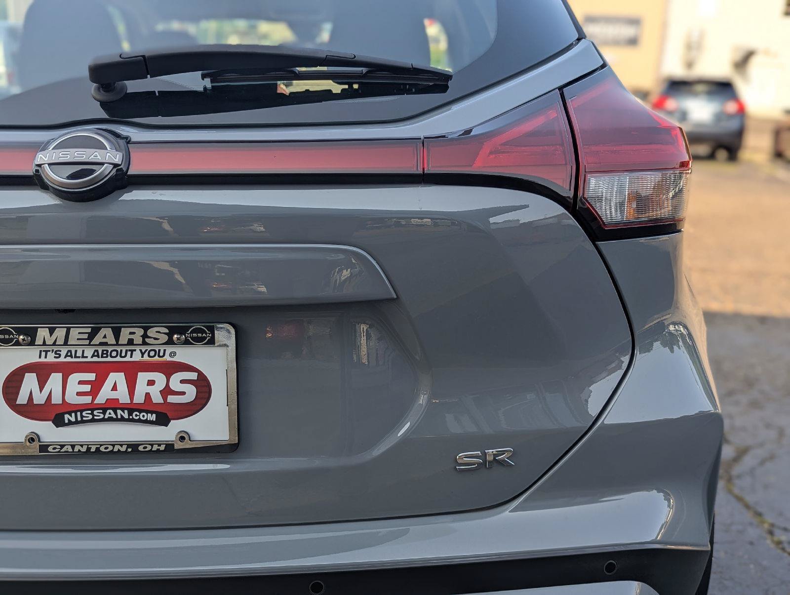 Used 2023 Nissan Kicks SR w/ Exterior Package FWD image 30