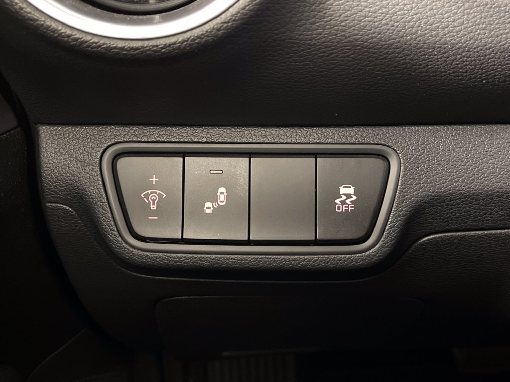 Used 2024 Kia Forte LXS w/ LXS Technology Package FWD image 30