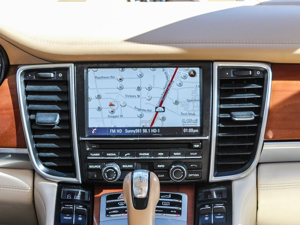 Used 2015 Porsche Panamera S image 15