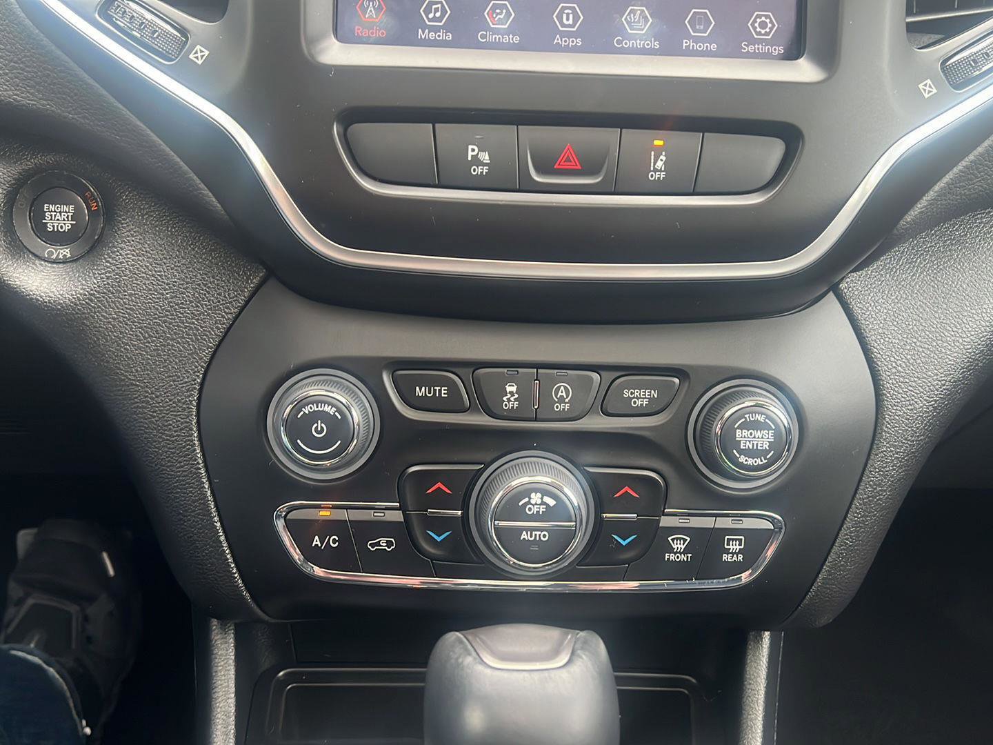 Used 2022 Jeep Cherokee Latitude Lux w/ Sun & Sound Group image 20